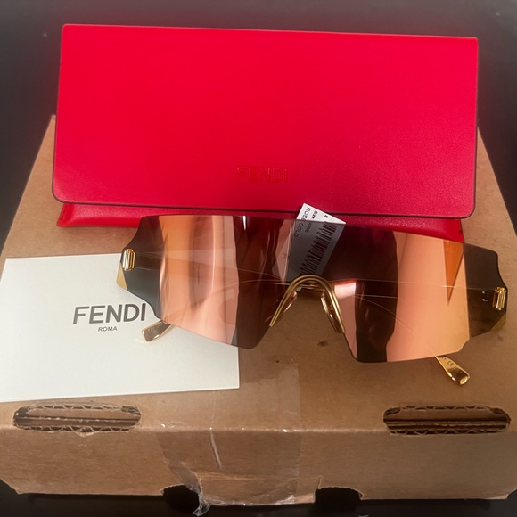 Fendi sunglasses - Picture 4 of 6